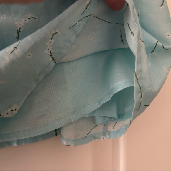 Vineyard Vines Ruffle-Neck Blouse Light Blue V neck - Picture 5 of 7